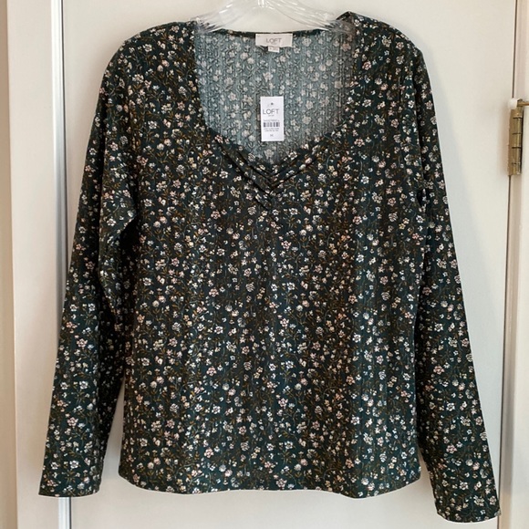 NWT LOFT Forest Green Ditsy Floral Top - Picture 2 of 5